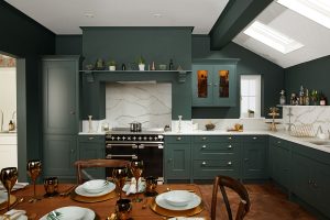Green kitchens: from dark fir to light sage