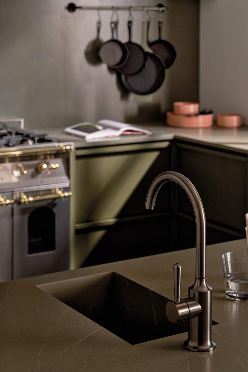 Dark green kitchens: 10 ways to embrace this edgy look