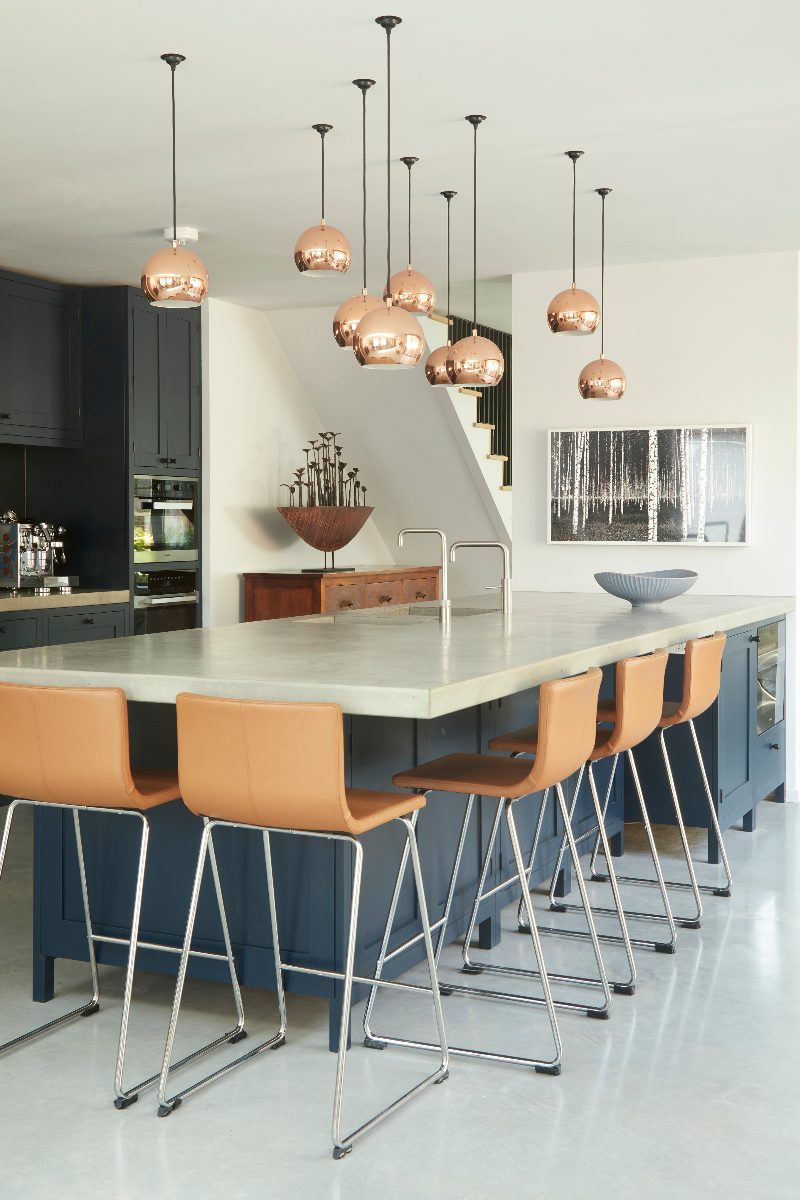 Can a kitchen island replace the dining table?