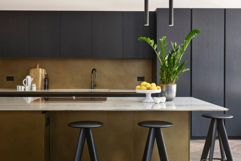 Metallicus Kitchen Metallic kitchens: from glamorous to industrial