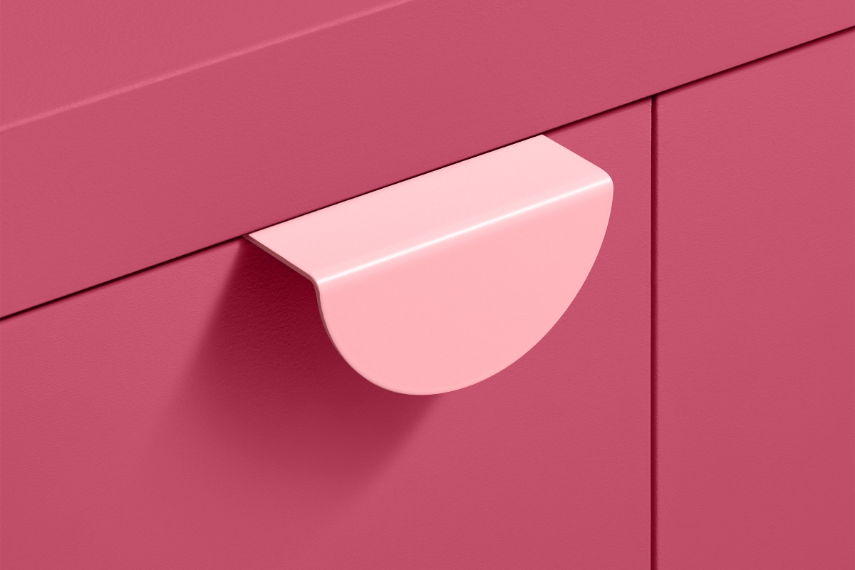 Moon-shaped pink kitchen handles.