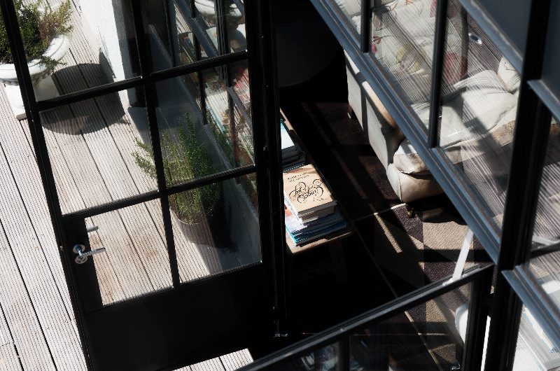 Closeup at the Crittall Windows glazing of the Sheffield house.