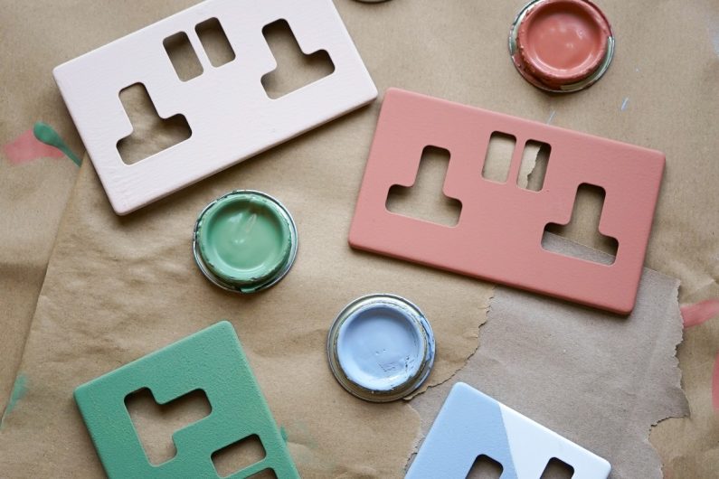 Paintable kitchen sockets.
